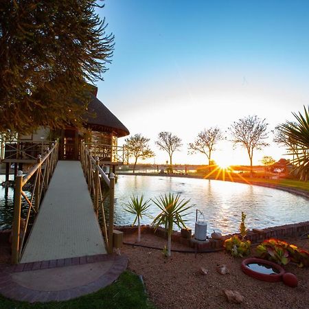 Lapa Lange Game Lodge Mariental Extérieur photo