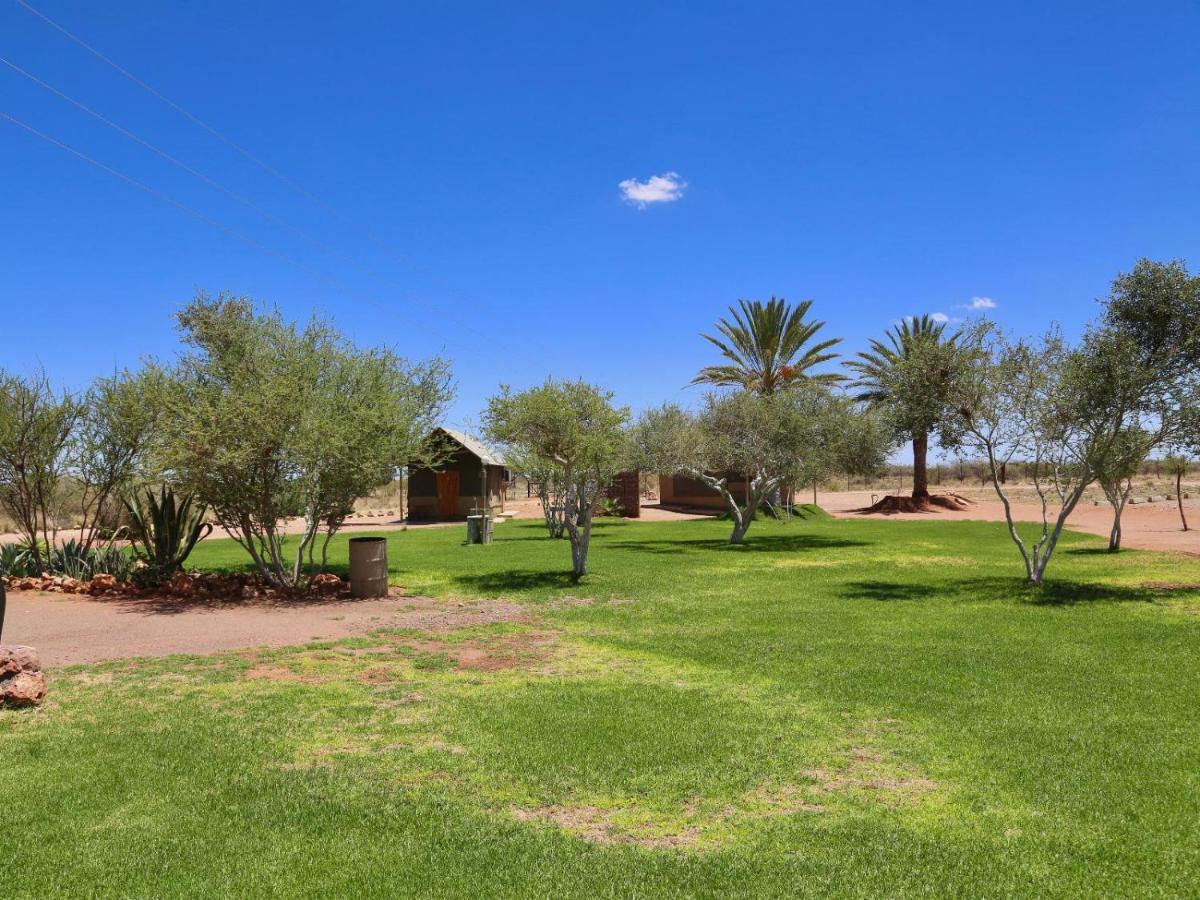Lapa Lange Game Lodge Mariental Extérieur photo