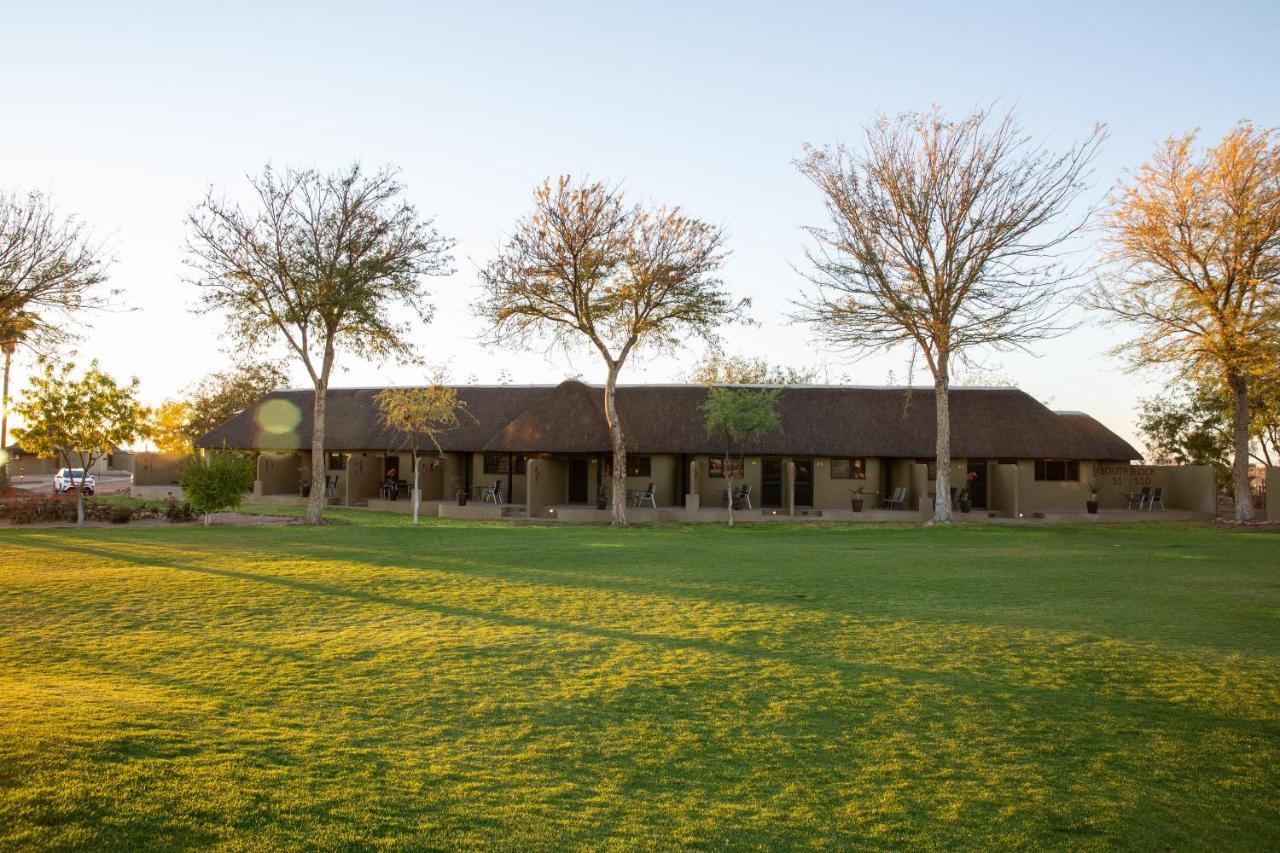 Lapa Lange Game Lodge Mariental Extérieur photo