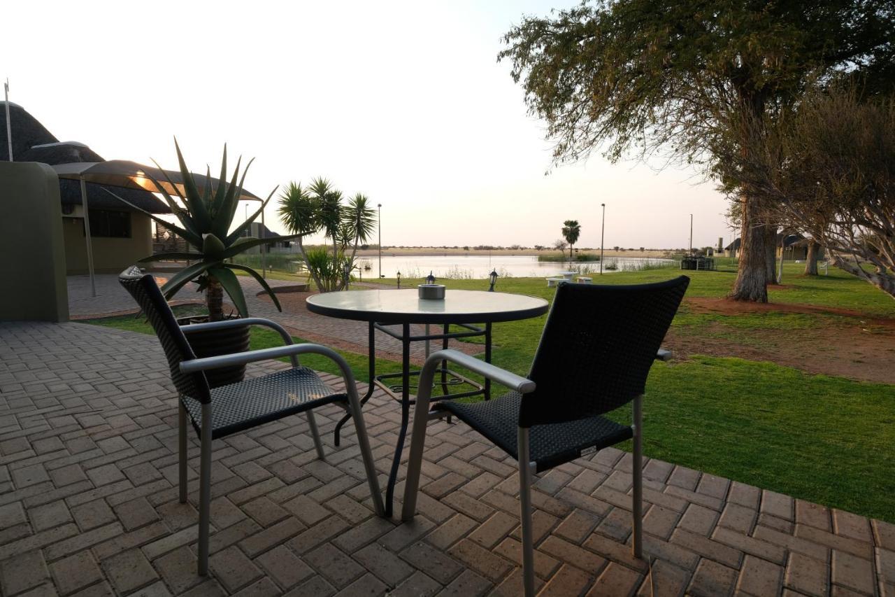Lapa Lange Game Lodge Mariental Extérieur photo