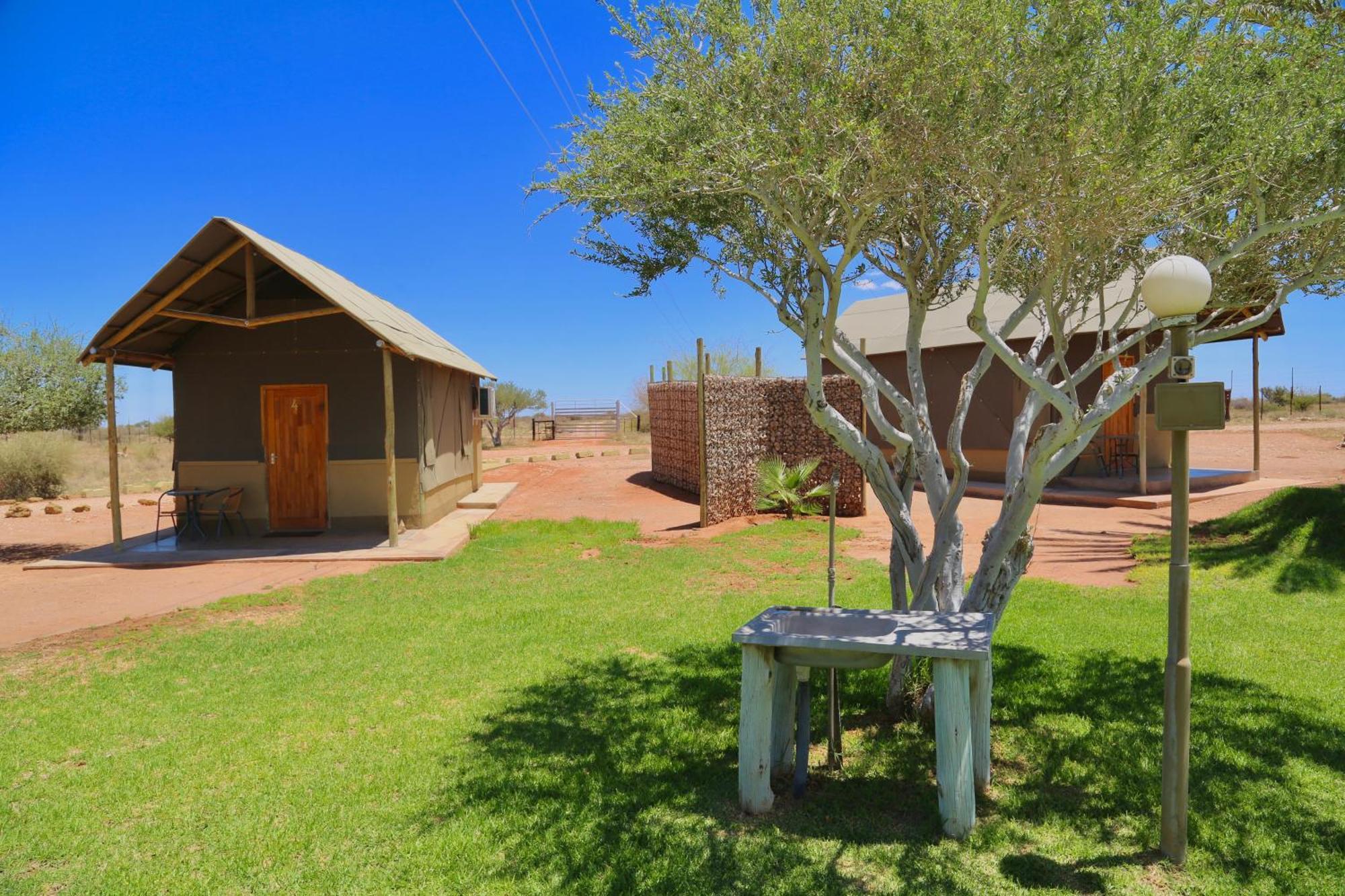 Lapa Lange Game Lodge Mariental Extérieur photo