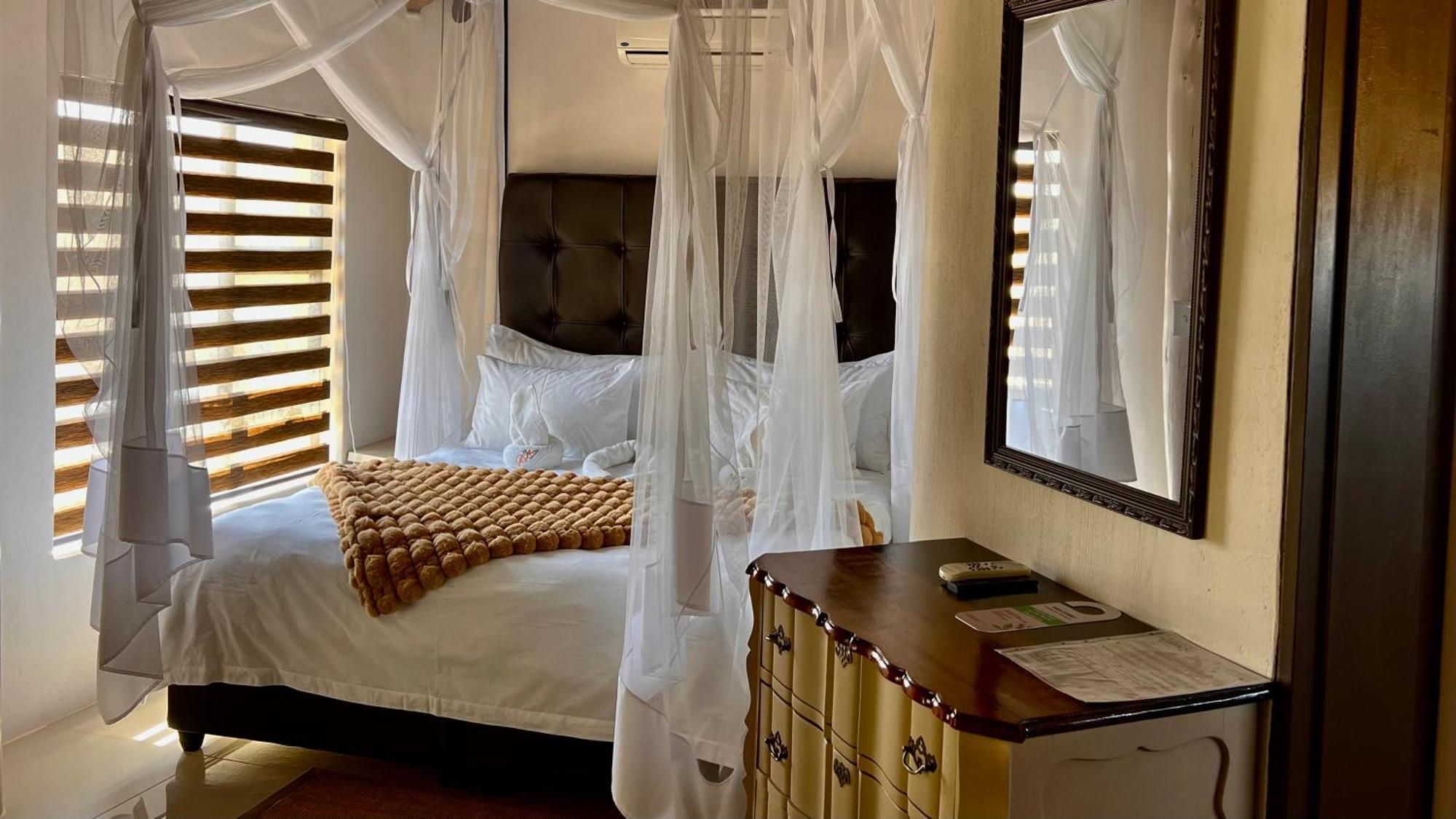 Lapa Lange Game Lodge Mariental Extérieur photo