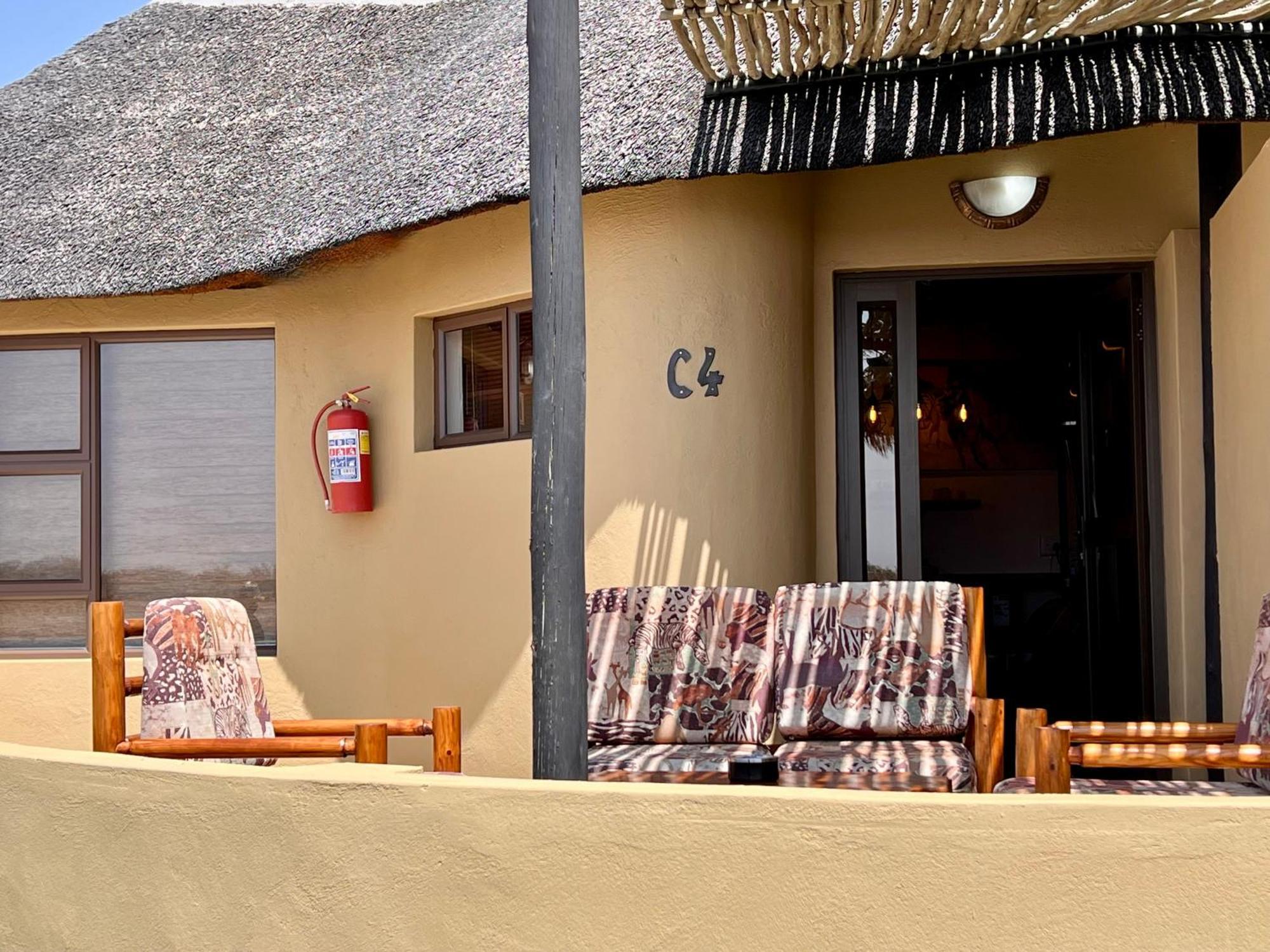 Lapa Lange Game Lodge Mariental Extérieur photo