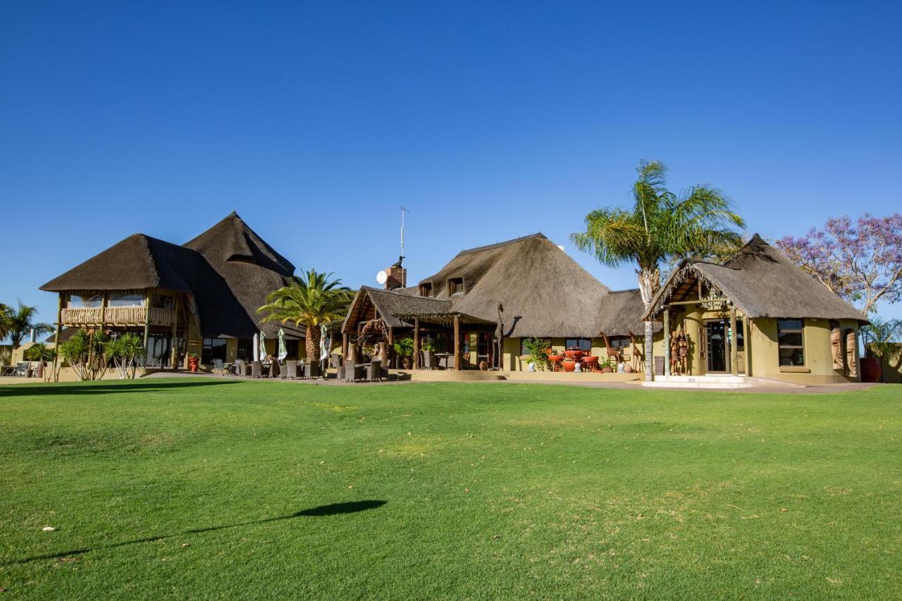 Lapa Lange Game Lodge Mariental Extérieur photo