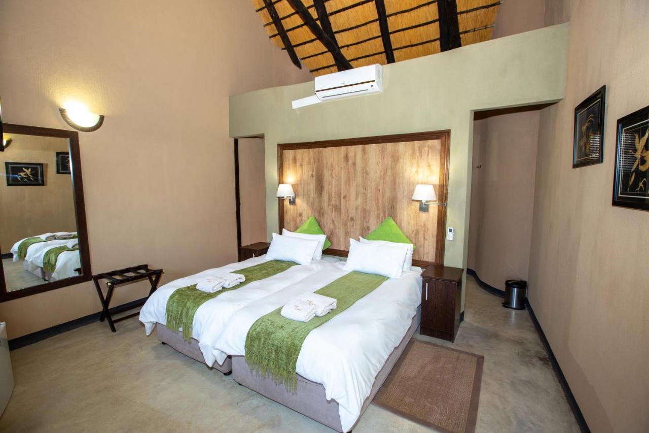 Lapa Lange Game Lodge Mariental Extérieur photo