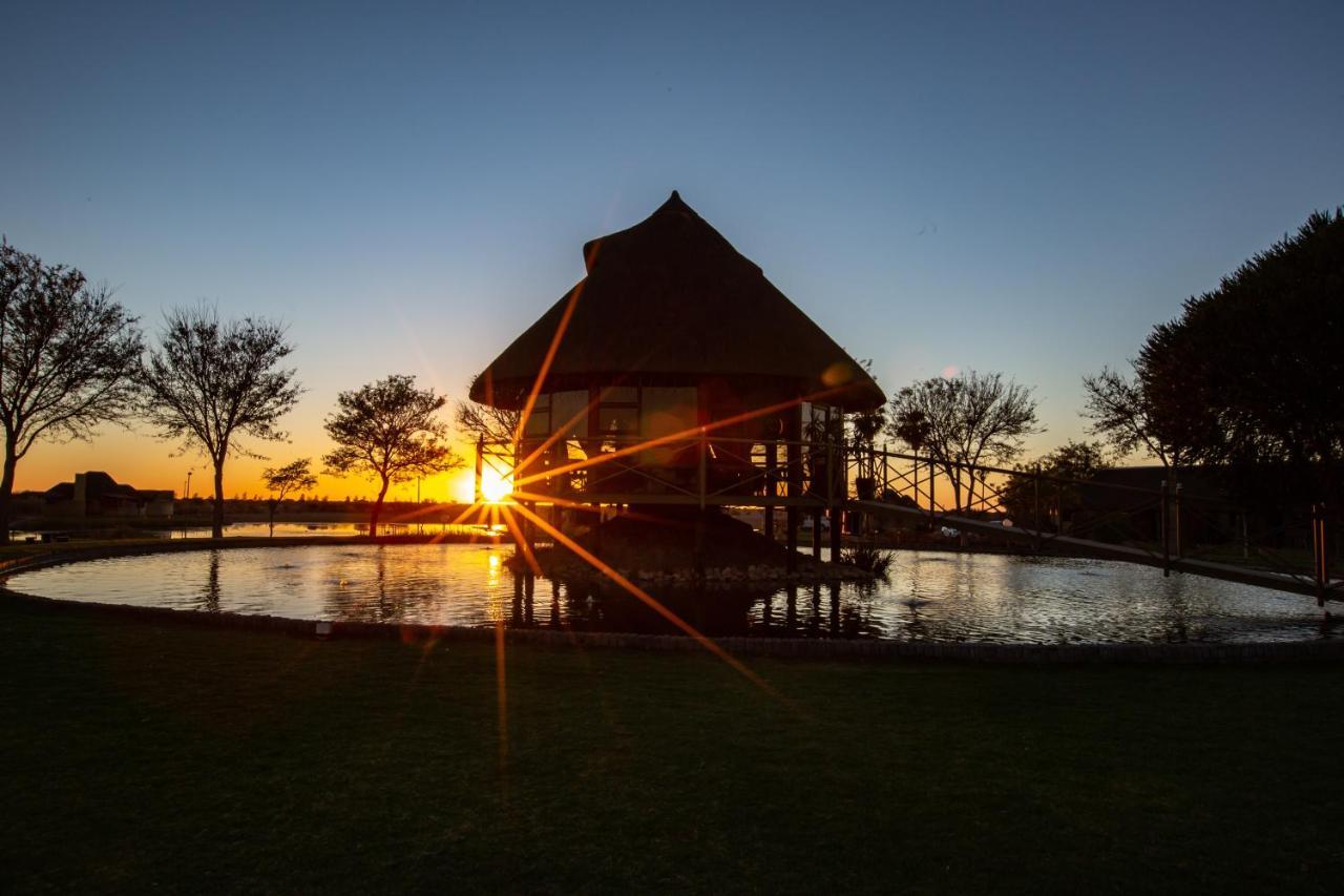 Lapa Lange Game Lodge Mariental Extérieur photo
