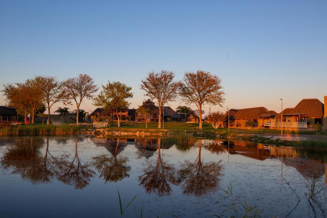 Lapa Lange Game Lodge Mariental Extérieur photo