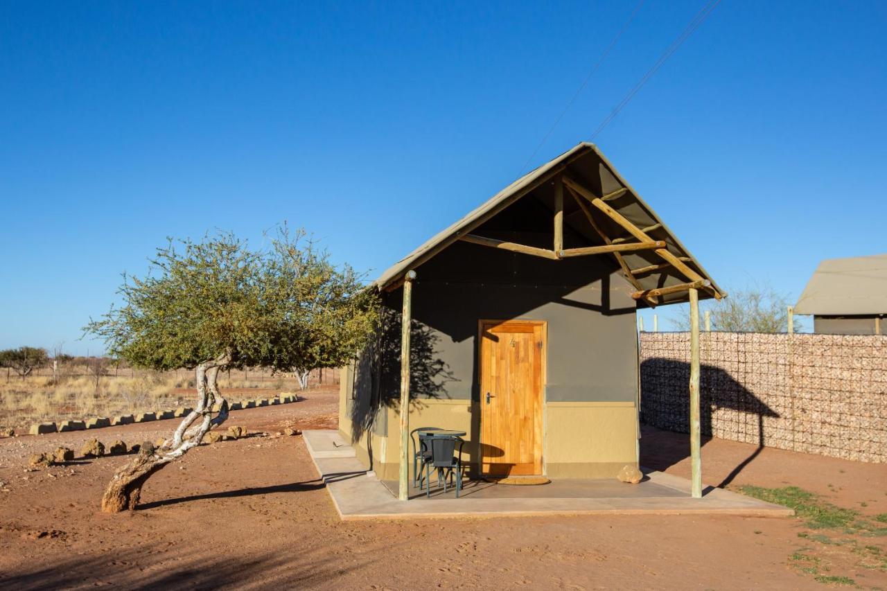 Lapa Lange Game Lodge Mariental Extérieur photo