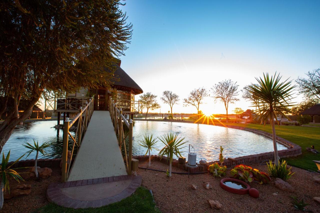 Lapa Lange Game Lodge Mariental Extérieur photo