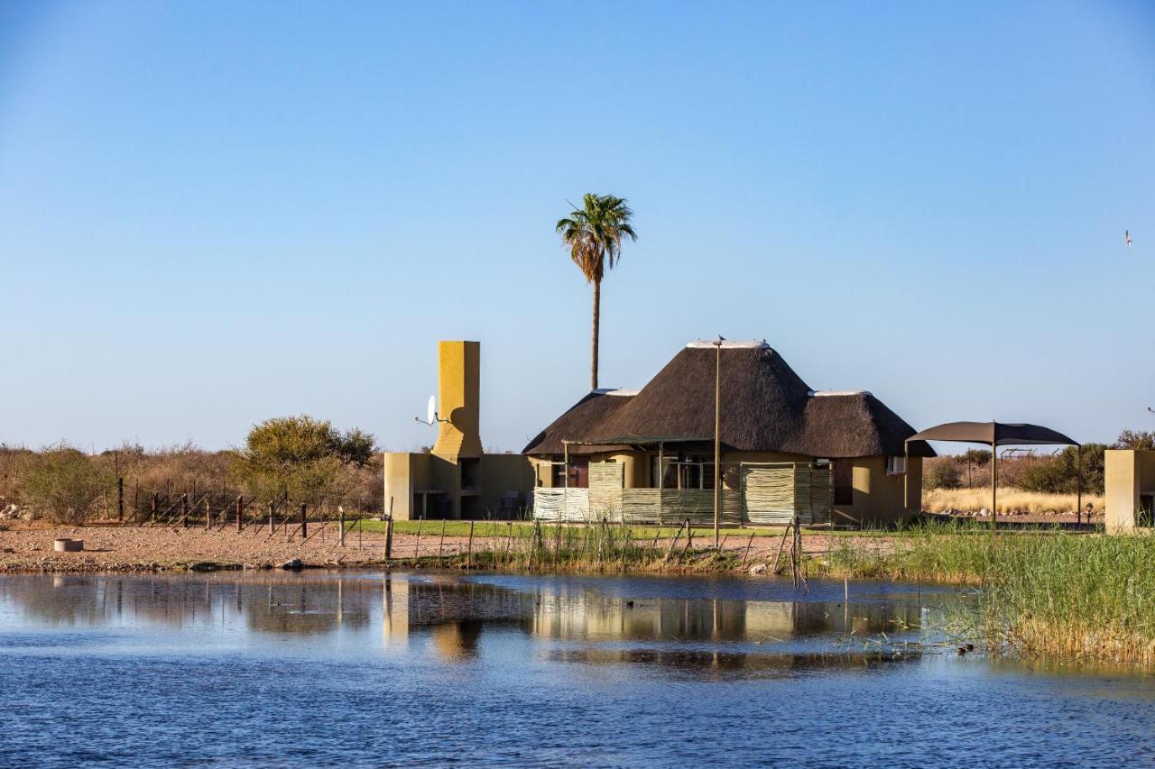 Lapa Lange Game Lodge Mariental Extérieur photo