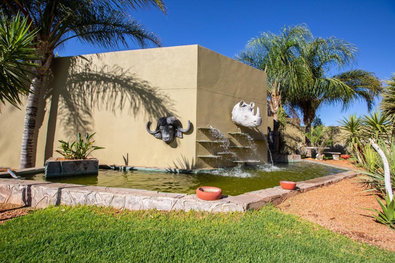 Lapa Lange Game Lodge Mariental Extérieur photo