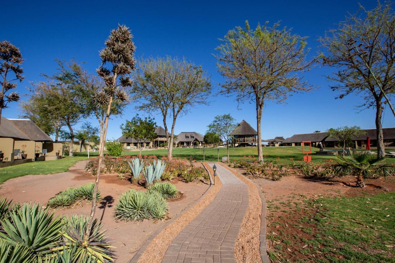 Lapa Lange Game Lodge Mariental Extérieur photo
